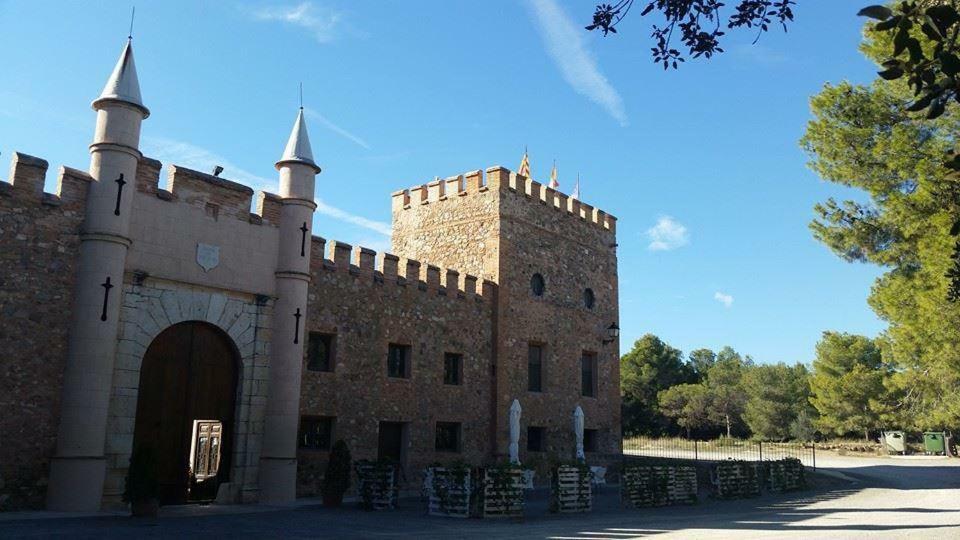 Castillo Con Piscina En Plena Sierra Calderona Segorbe Exterior photo